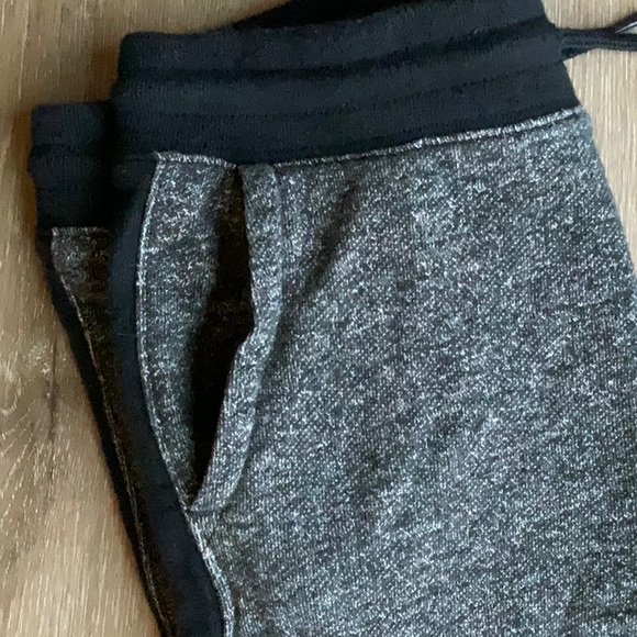 Boys OshKosh Joggers. Great condition. Size 10/12 - Picture 2 of 5